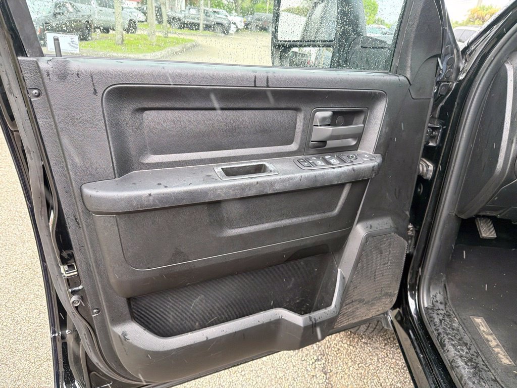 Used 2024 RAM 3500 2WD Crew Cab DRW image 12