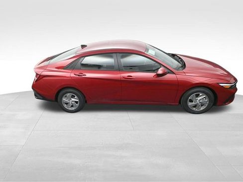 Certified 2026 Hyundai Elantra SE FWD image 29