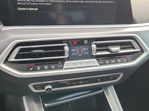 Used 2022 BMW X5 xDrive40i w/ Parking Assistance Package AWD/4WD image 15