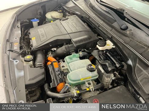 Used 2017 Kia Niro FE FWD image 47
