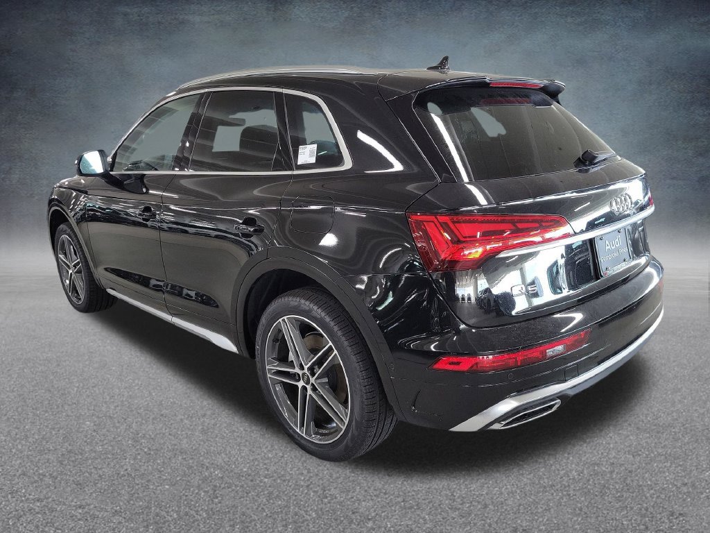 Certified 2024 Audi Q5 e Prestige AWD/4WD image 6