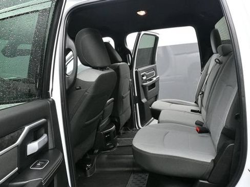 Used 2024 RAM 2500 Big Horn AWD/4WD image 18