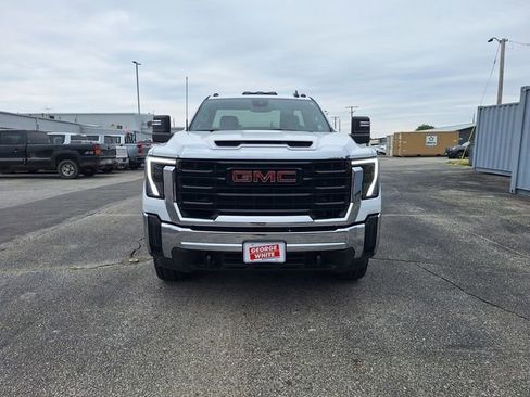 Used 2024 GMC Sierra 2500 Pro AWD/4WD image 9