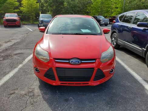 Used 2014 Ford Focus SE FWD image 2