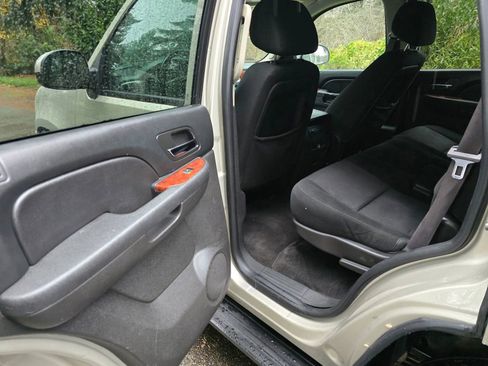 Used 2014 GMC Yukon SLE image 17