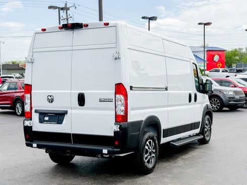 Used 2024 RAM ProMaster 2500 w/ Premium Convenience Group FWD image 13