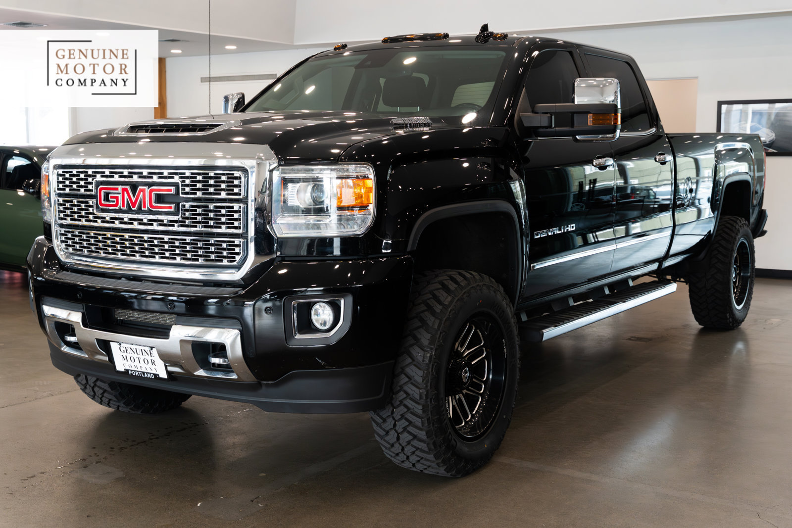 Used 2018 GMC Sierra 3500 Denali w/ Duramax Plus Package AWD/4WD image 1