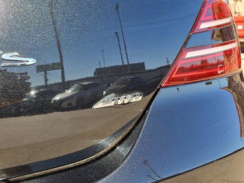 Used 2025 Genesis G70 2.5T image 6