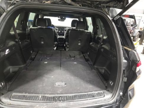 Used 2023 Jeep Grand Cherokee L Laredo AWD/4WD image 12