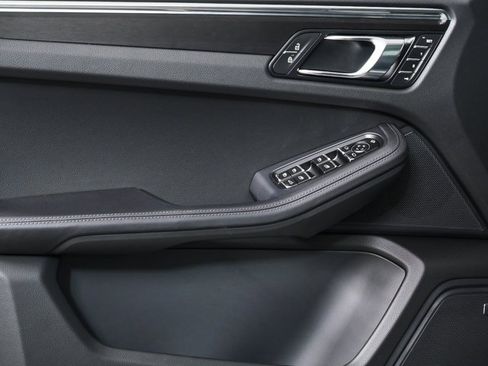 New 2026 Porsche Macan GTS image 6