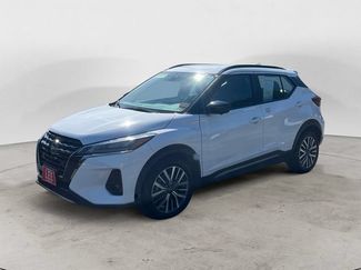 Used 2024 Nissan Kicks SR FWD video 1