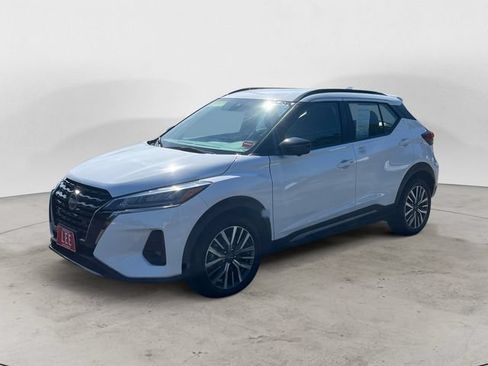 Used 2024 Nissan Kicks SR FWD image 1