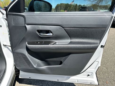 New 2026 Nissan Kicks SV image 12