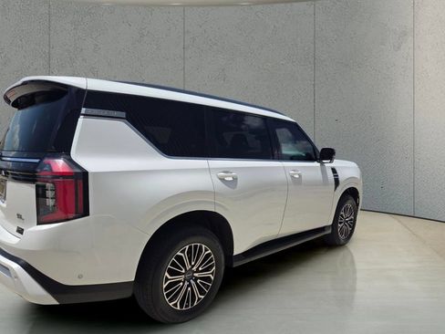 Used 2025 Nissan Armada SL w/ Captain's Chari Seat Package RWD image 4