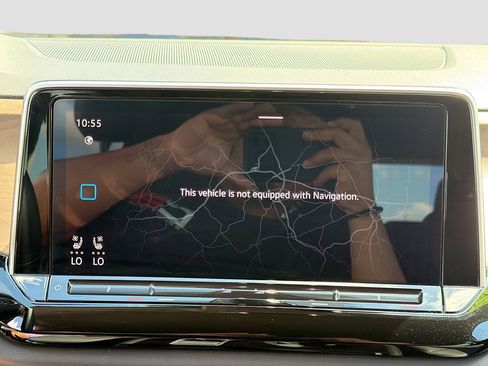 Used 2024 Volkswagen Atlas SE image 32