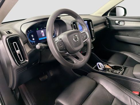 Certified 2023 Volvo XC40 B5 Plus image 10