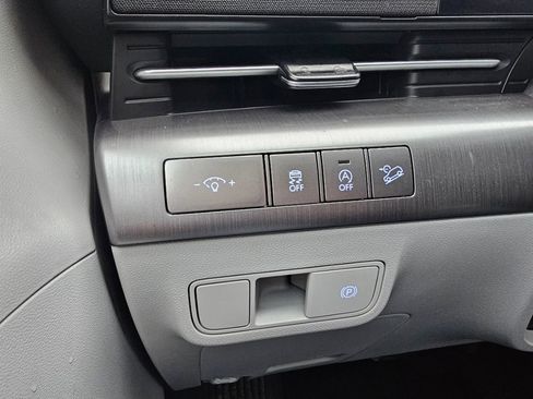 Used 2024 Hyundai Kona SE image 33