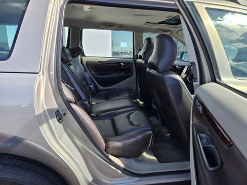 Used 2002 Volvo V70 Cross Country image 14