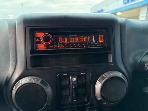 Used 2015 Jeep Wrangler Unlimited Sport w/ Quick Order Package 24S image 22