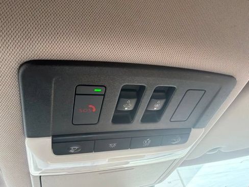 Used 2021 Nissan Rogue Platinum FWD image 16