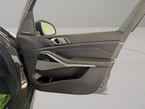 Used 2026 BMW X7 xDrive40i w/ M Sport Package image 29