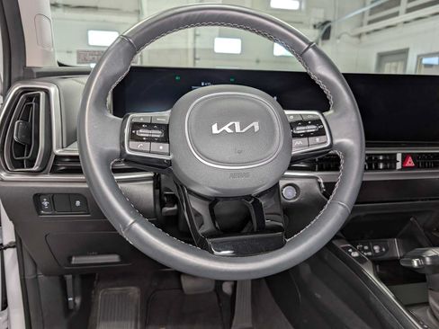 Used 2025 Kia Sorento S AWD/4WD image 40