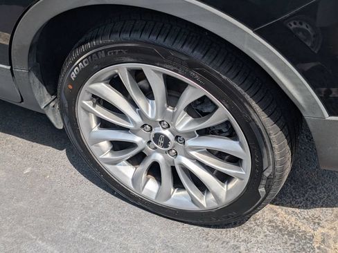 Used 2018 Lincoln MKC Reserve FWD image 19