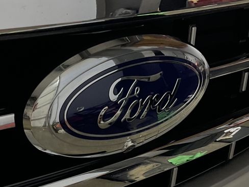 Used 2022 Ford F150 Lariat w/ Equipment Group 502A High AWD/4WD image 6