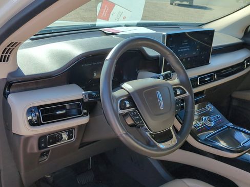 Used 2023 Lincoln Nautilus Reserve image 13