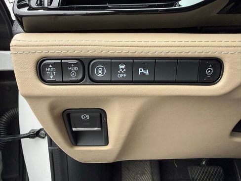 Used 2023 Acura MDX SH-AWD w/ Advance Package image 13