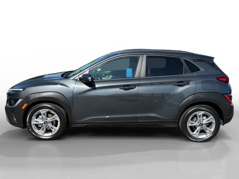 Used 2022 Hyundai Kona SEL w/ Convenience Package FWD image 2