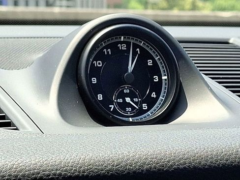 Used 2025 Porsche Macan image 25