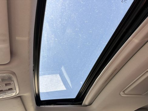 Used 2011 Honda Pilot Touring image 35