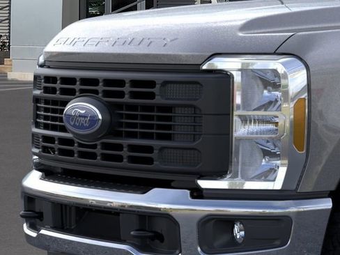 New 2026 Ford F250 XL w/ XL Off-Road Package AWD/4WD image 17