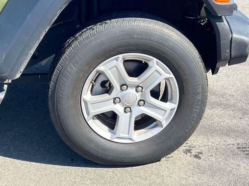 Used 2021 Jeep Wrangler Unlimited image 12