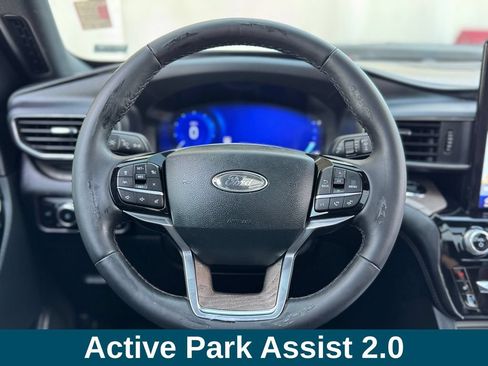 Used 2023 Ford Explorer Platinum w/ Technology Package AWD/4WD image 15
