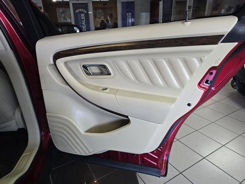 Used 2013 Ford Taurus Limited image 15