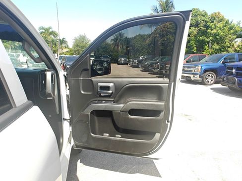 Used 2019 Chevrolet Silverado 1500 LT RWD image 17