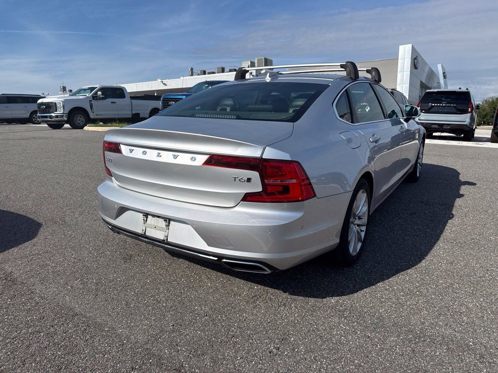 Used 2018 Volvo S90 T6 Momentum w/ Convenience Package AWD/4WD image 2