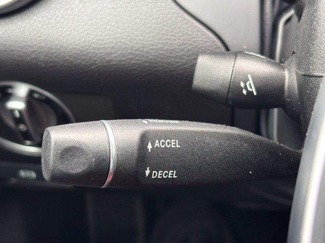 Certified 2017 Mercedes-Benz SLC 300 image 25