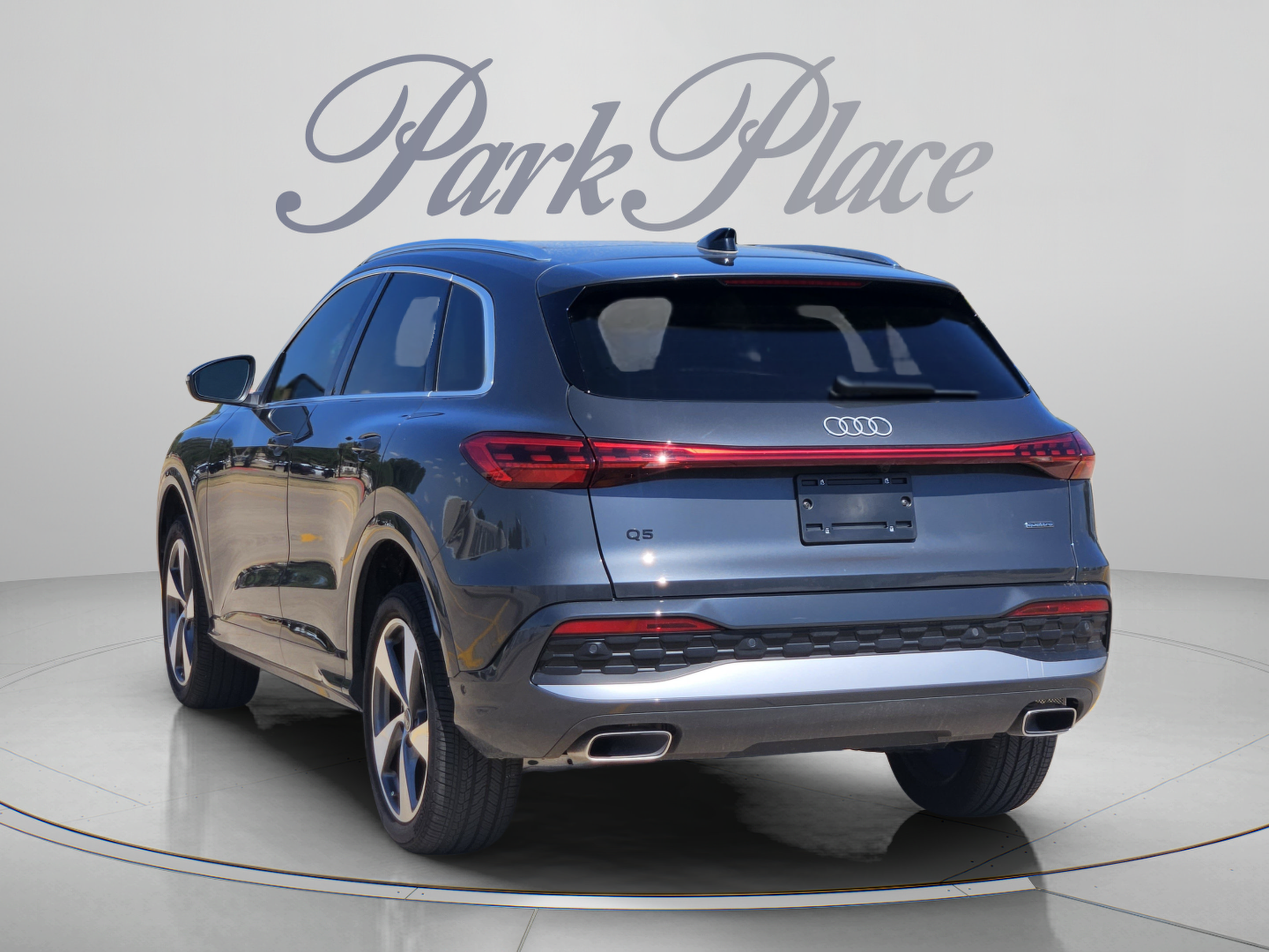 Used 2025 Audi Q5 Premium Plus AWD/4WD image 3