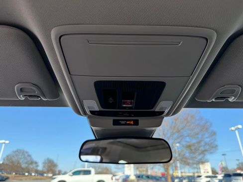 New 2025 Honda Accord SE image 32