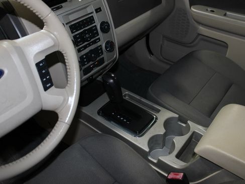 Used 2009 Ford Escape XLT FWD image 14