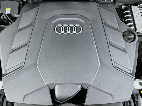 Used 2022 Audi Q8 Prestige image 13