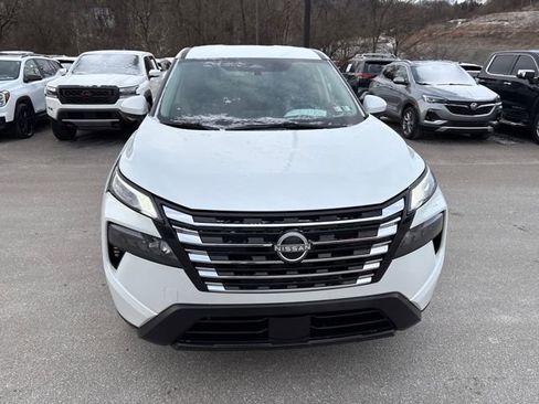 Certified 2025 Nissan Rogue SV image 8