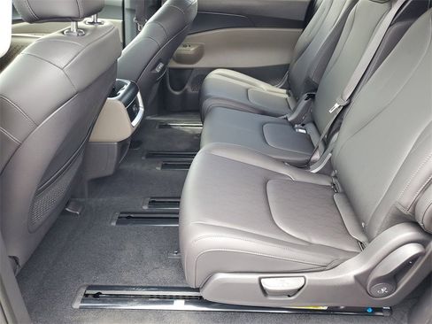 New 2026 Kia Carnival image 20