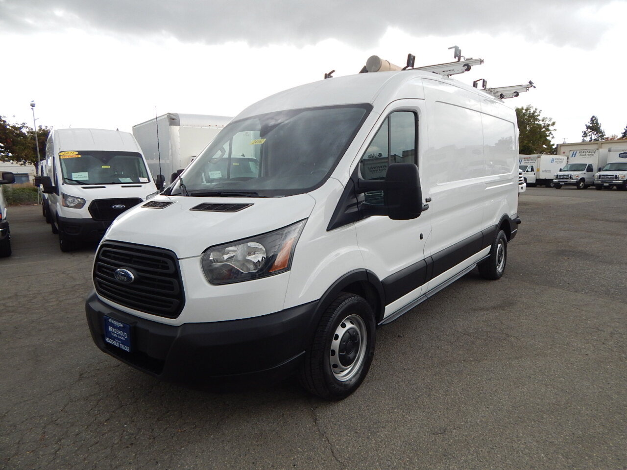 Used 2018 Ford Transit 250 148 Medium Roof RWD image 1