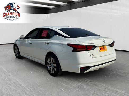 Used 2025 Nissan Altima 2.5 S FWD image 3