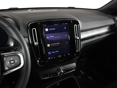 Certified 2023 Volvo C40 Recharge Core image 9