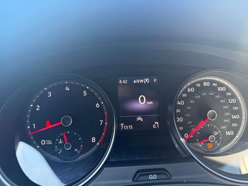 Used 2021 Volkswagen Atlas Cross Sport SE w/ Panoramic Sunroof Package image 22